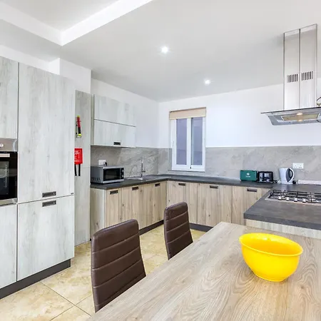 Of The World 2br With Spectacular Views By 360 Estates *