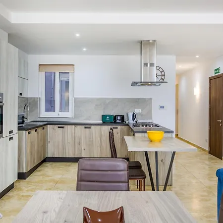 Of The World 2br With Spectacular Views By 360 Estates