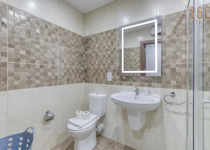 Of The World 2br With Spectacular Views By 360 Estates *