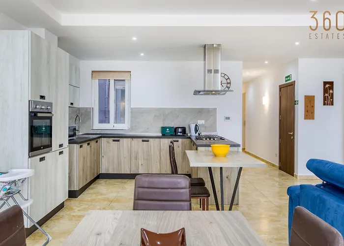 Of The World 2br With Spectacular Views By 360 Estates